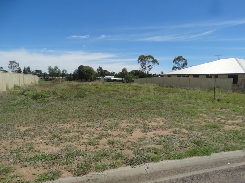 8 Luscombe Street, Chinchilla QLD 4413