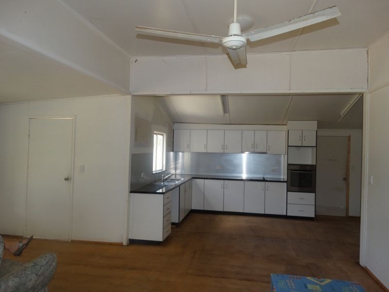 4 Oak Street, Chinchilla QLD 4413