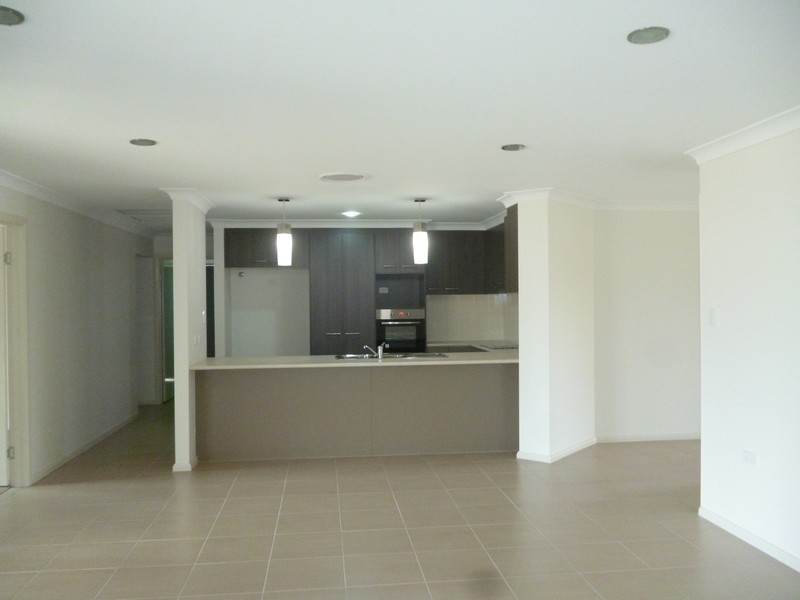 8 Cypress Pines Drive, Miles QLD 4415