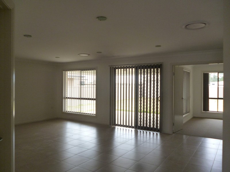 8 Cypress Pines Drive, Miles QLD 4415