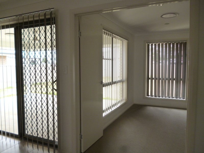 8 Cypress Pines Drive, Miles QLD 4415