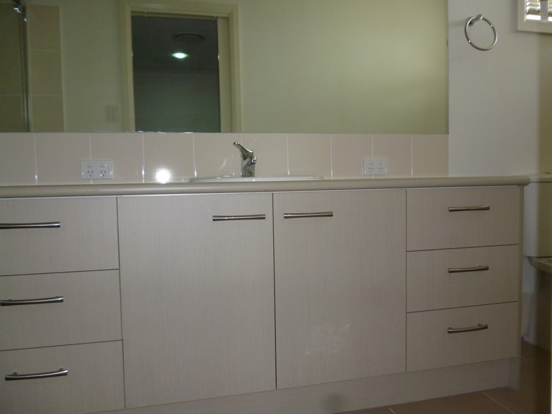 8 Cypress Pines Drive, Miles QLD 4415