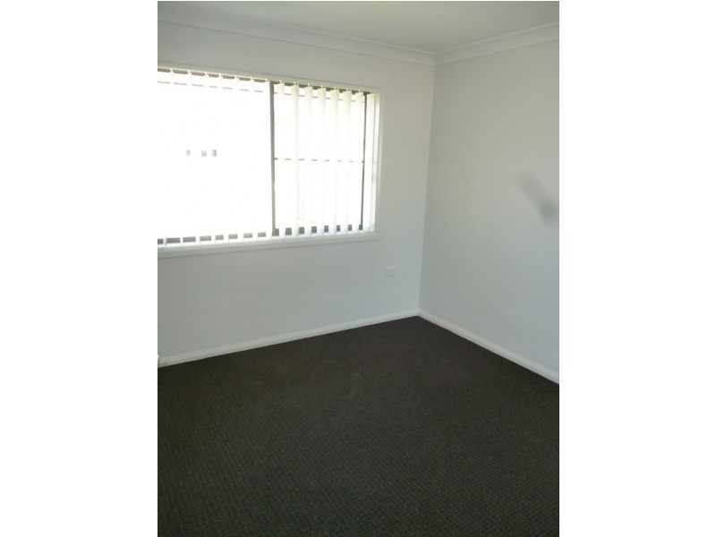 12 Cypress Pines Dr, Miles QLD 4415