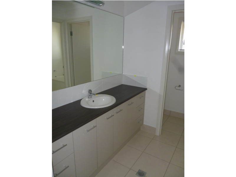 14 Cypress Pines Dr, Miles QLD 4415