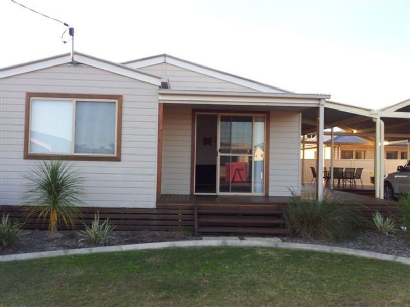 5 McAuliffe St, Miles QLD 4415