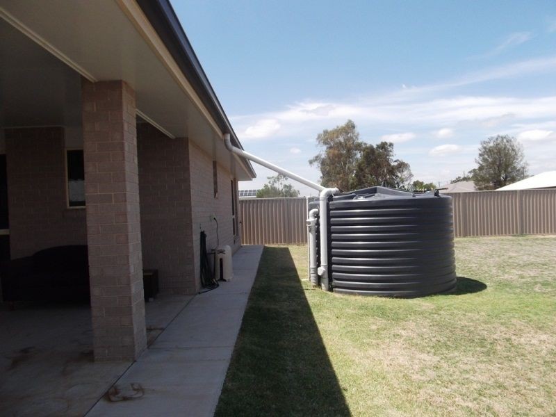 29 Bishop Drive, Miles QLD 4415