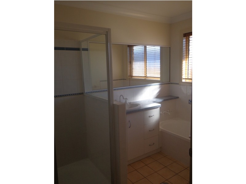 138 Zeller St, Chinchilla QLD 4413