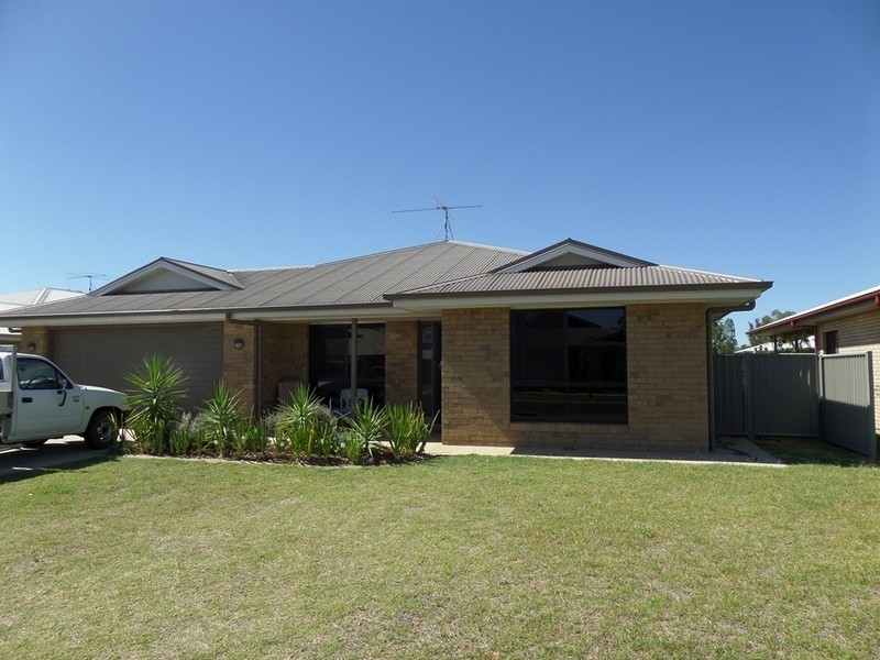 19 Sommerfeld Cres, Chinchilla QLD 4413