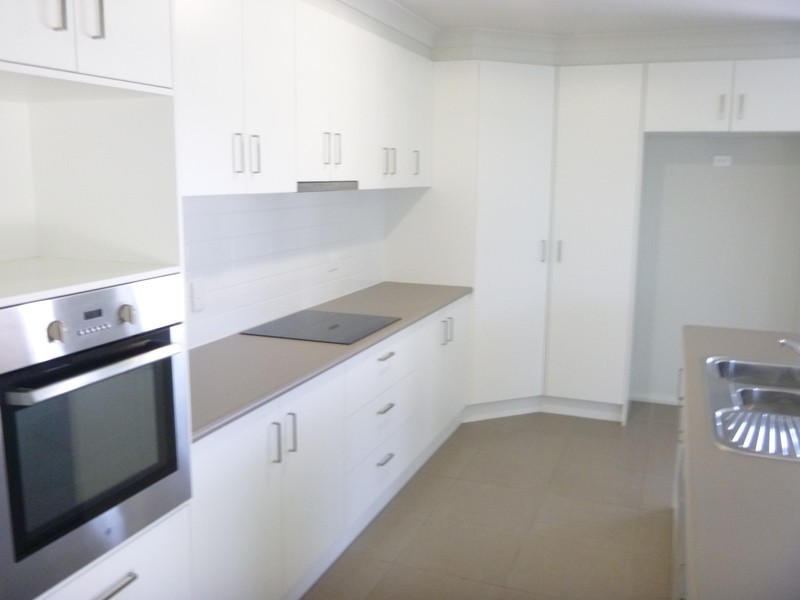2 Sommerfeld Cres, Chinchilla QLD 4413