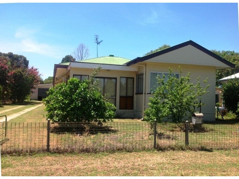 18 Wambo Street, Chinchilla QLD 4413