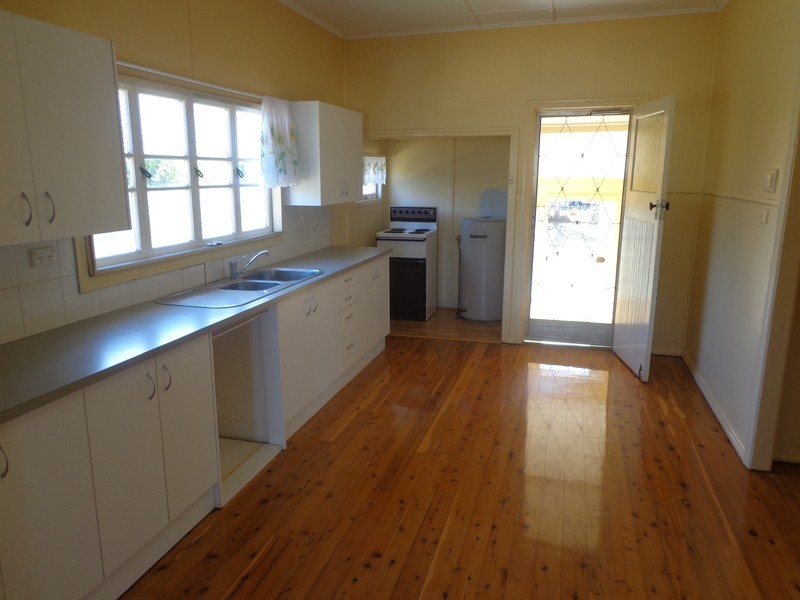 10 Atkins Street, Chinchilla QLD 4413