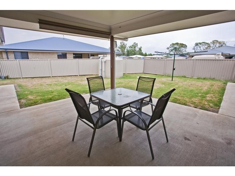 2 Sommerfeld Crescent, Chinchilla QLD 4413