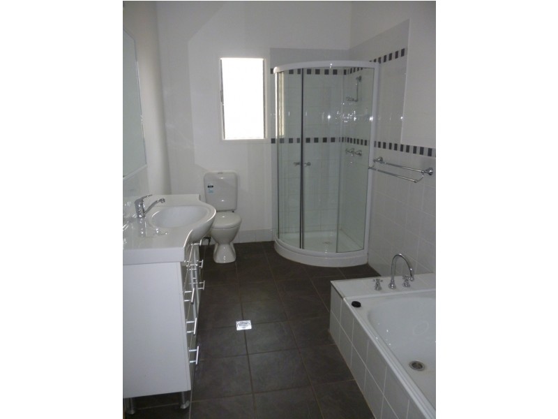 11 Nevell St, Chinchilla QLD 4413