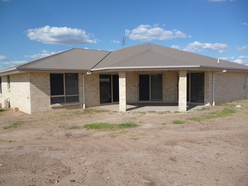 20 Vowels Street, Miles QLD 4415