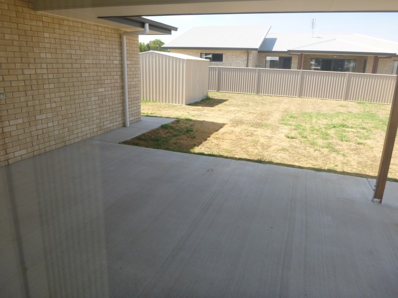 2 Parker Place, Chinchilla QLD 4413