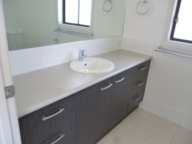 3  Hookswood Rd, Miles QLD 4415