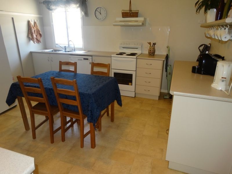 42 Oak Street, Chinchilla QLD 4413