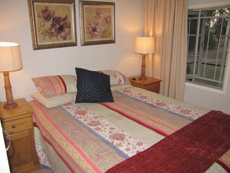 42 Oak Street, Chinchilla QLD 4413