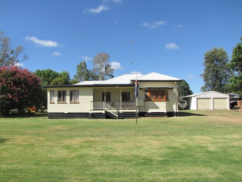 42 Oak Street, Chinchilla QLD 4413