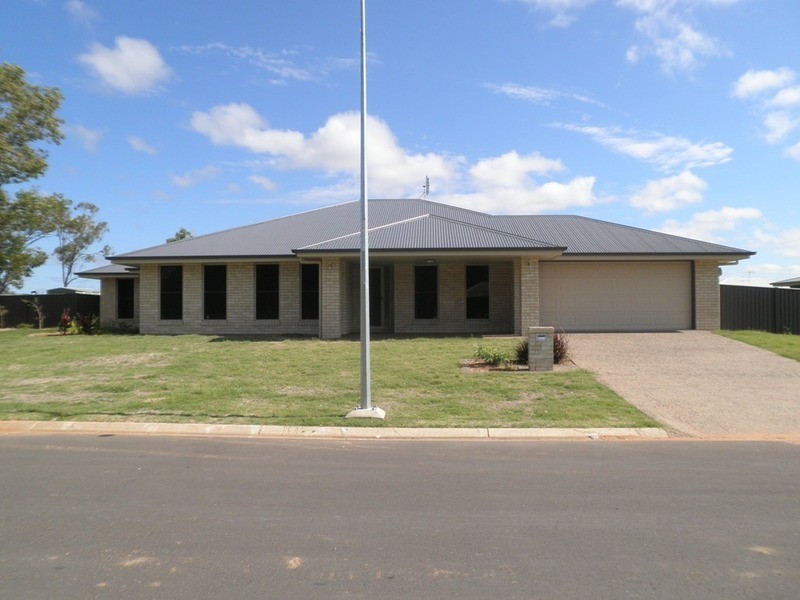 1 Cameron Street, Chinchilla QLD 4413