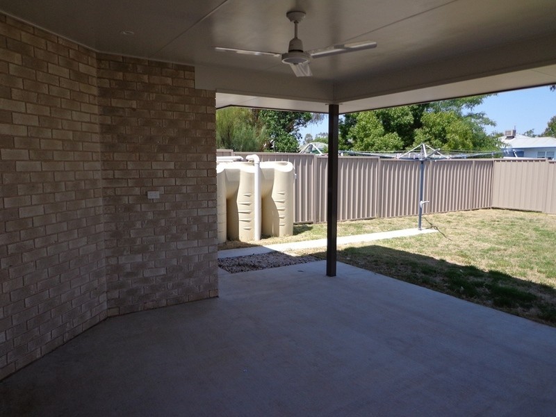 2/8 Windmill Road, Chinchilla QLD 4413