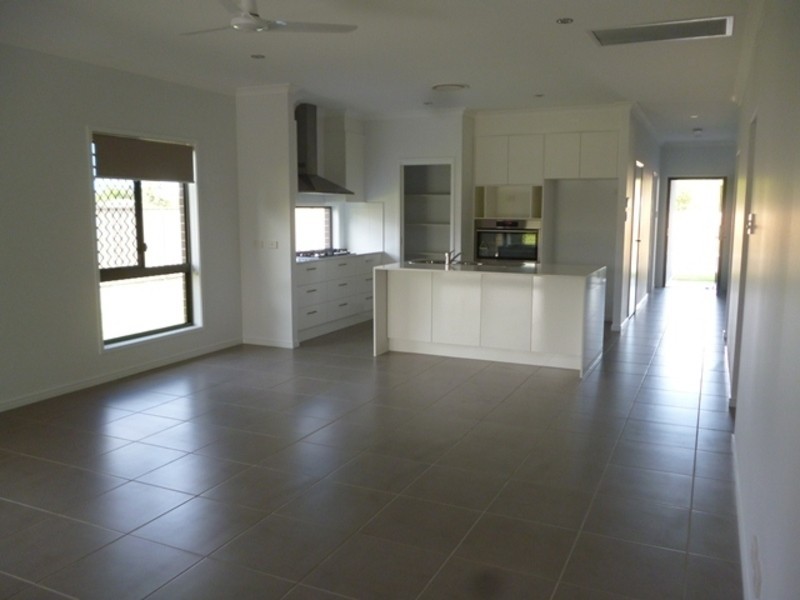 16 Parker Place, Chinchilla QLD 4413