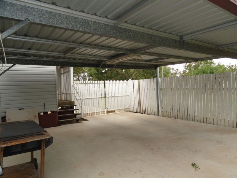 8 Helena Street, Chinchilla QLD 4413