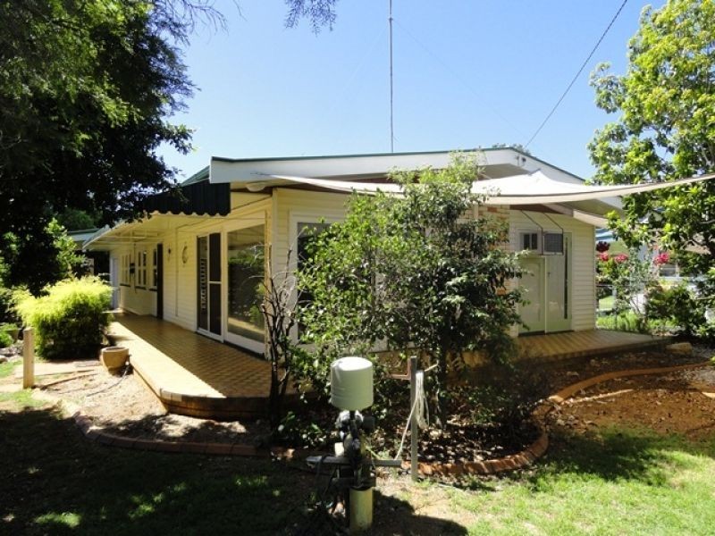 25 Evans Street, Chinchilla QLD 4413