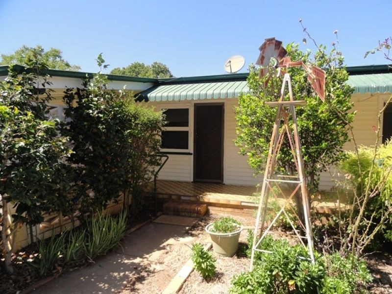 25 Evans Street, Chinchilla QLD 4413