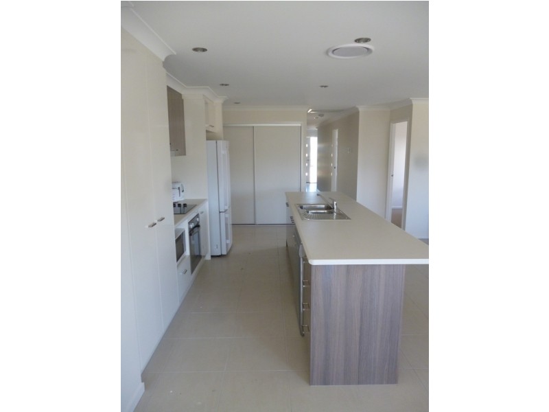 27 Ellem Drive, Chinchilla QLD 4413