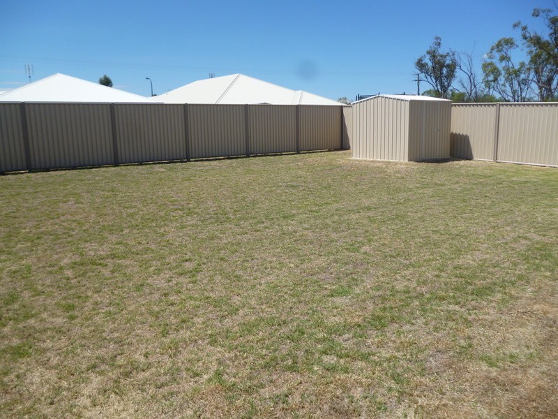 27 Ellem Drive, Chinchilla QLD 4413