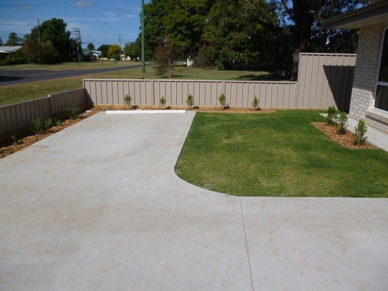 1/8 Windmill Road, Chinchilla QLD 4413