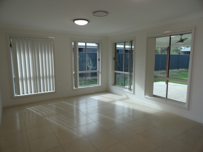 70  Frame St, Chinchilla QLD 4413
