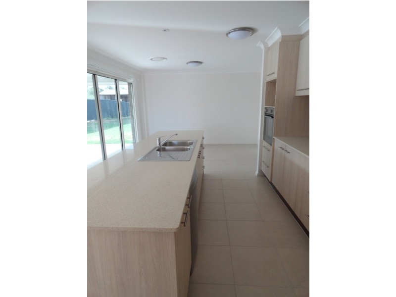 70  Frame St, Chinchilla QLD 4413