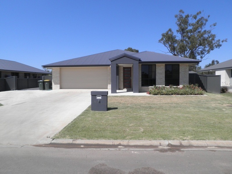 8 Layne Crescent, Chinchilla QLD 4413