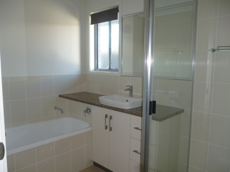 1/16 Dudley Street, Chinchilla QLD 4413