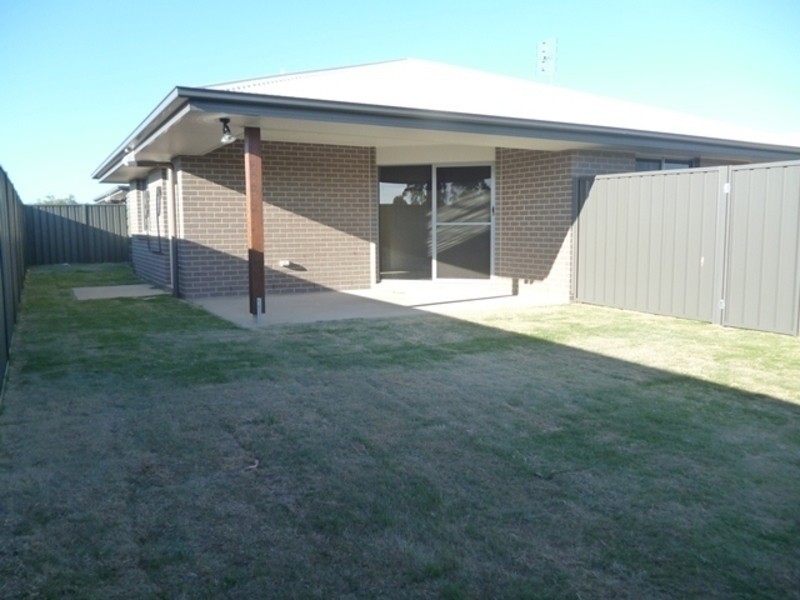 1/16 Dudley Street, Chinchilla QLD 4413