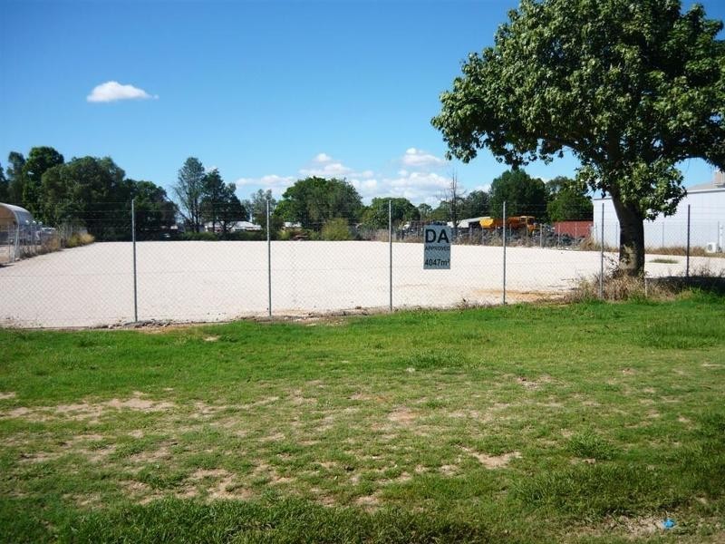 33 Downes Street, Chinchilla QLD 4413