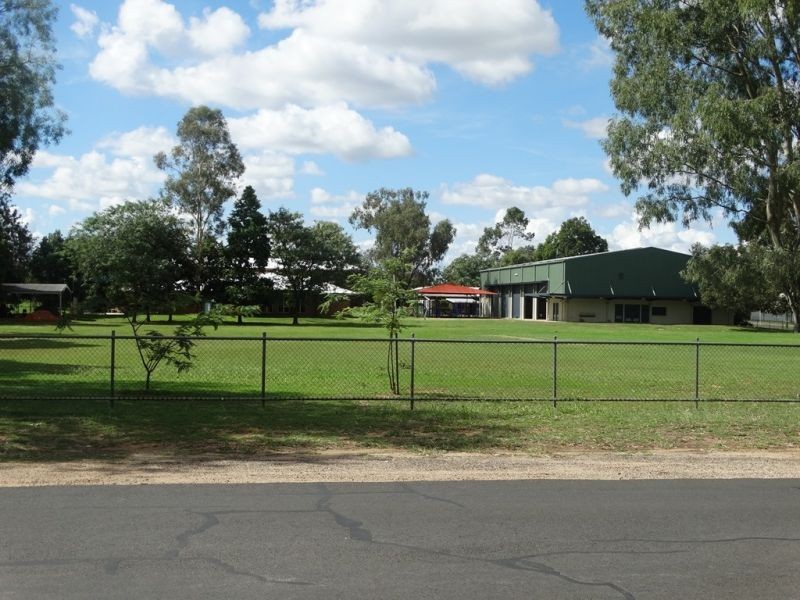 74 Hypatia Street, Chinchilla QLD 4413