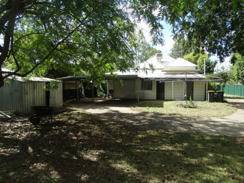 74 Hypatia Street, Chinchilla QLD 4413