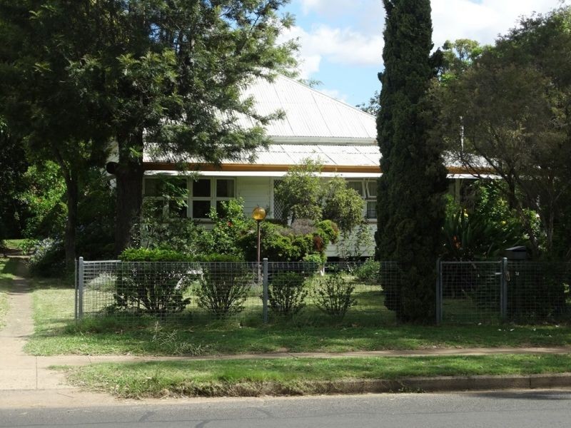 74 Hypatia Street, Chinchilla QLD 4413