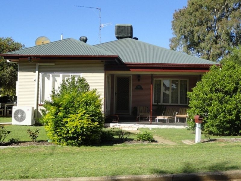 18 Barber Street, Chinchilla QLD 4413