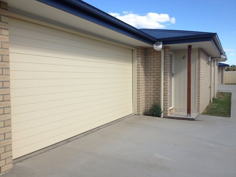 2/12 Dudley, Chinchilla QLD 4413