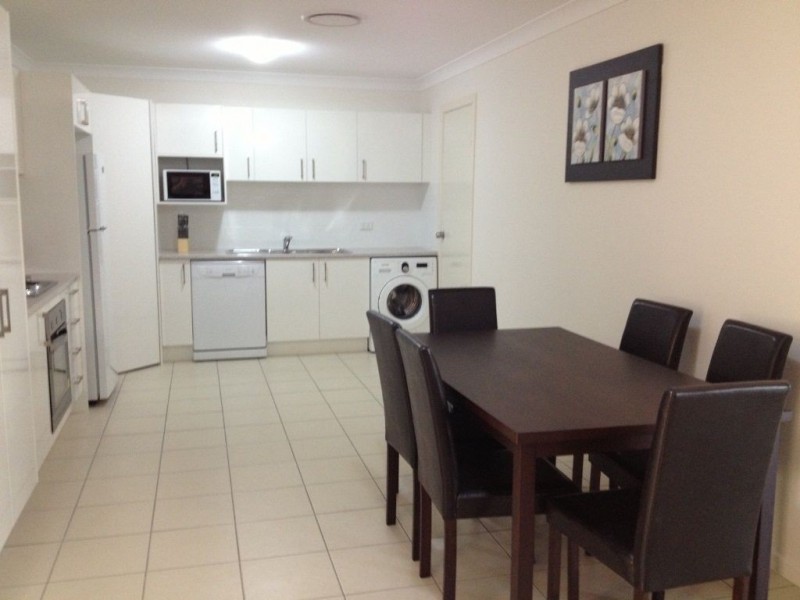 2/12 Dudley, Chinchilla QLD 4413