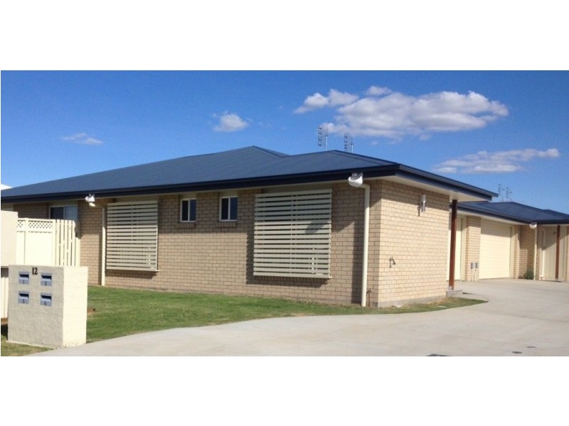2/12 Dudley, Chinchilla QLD 4413