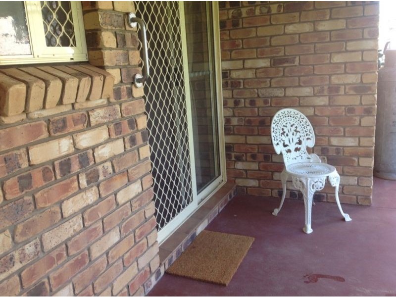 2/23 Birkett Street, Chinchilla QLD 4413