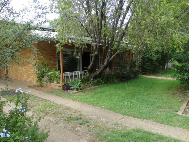 25 Fraser  Street, Chinchilla QLD 4413
