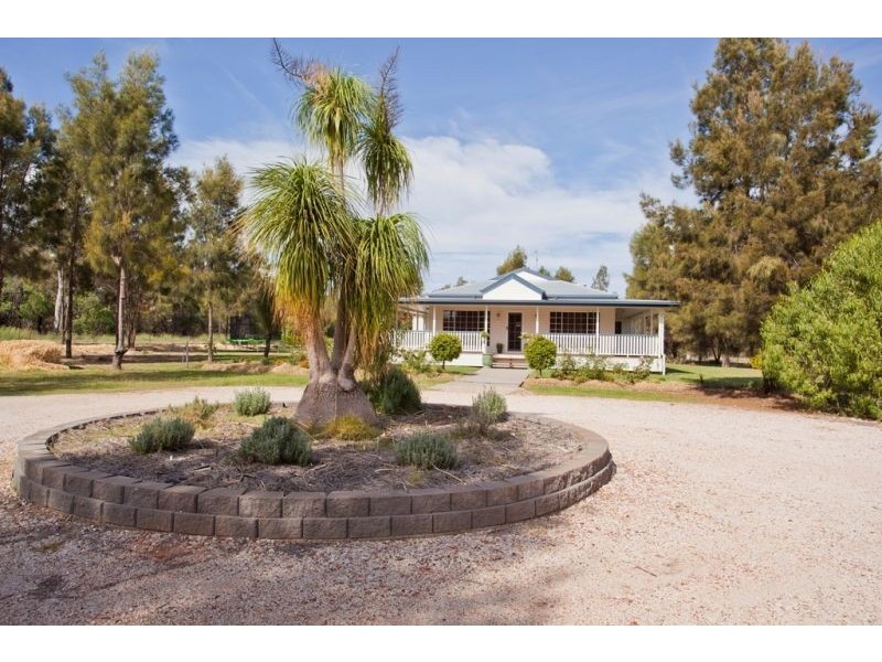 4 Bender Street, Chinchilla QLD 4413