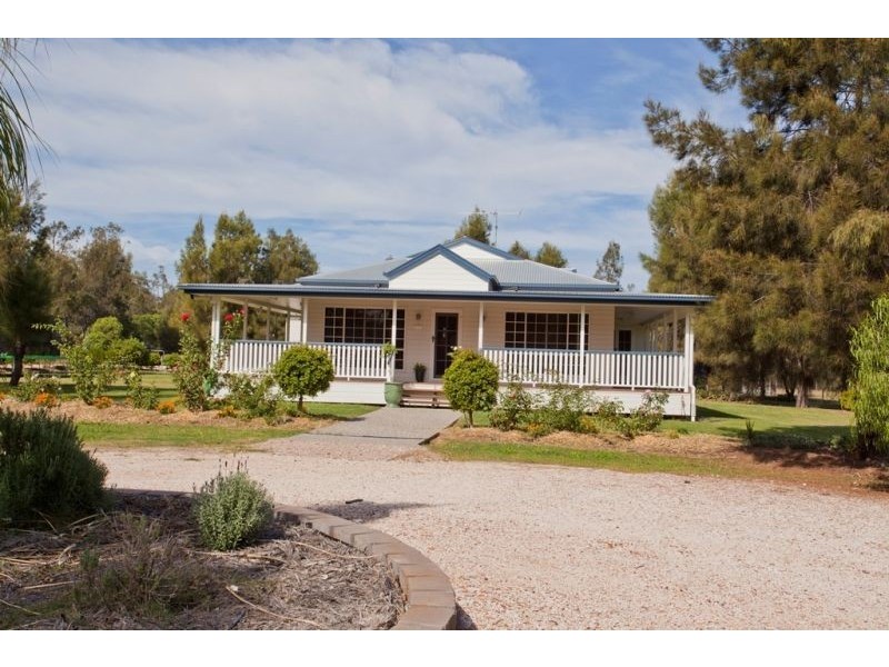 4 Bender Street, Chinchilla QLD 4413