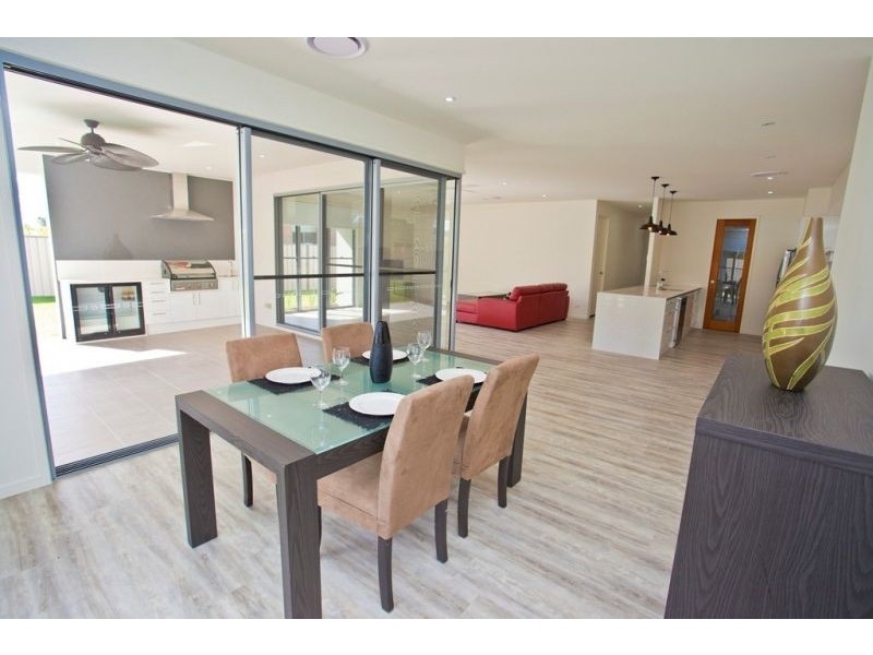 18 Parker Place, Chinchilla QLD 4413